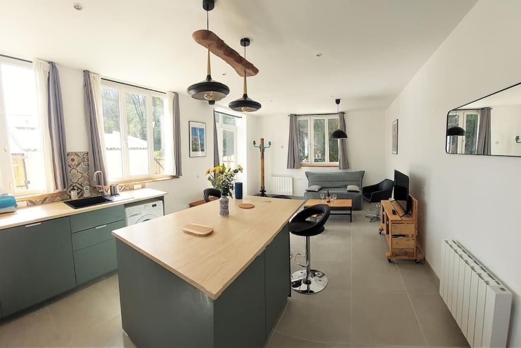 L'Aigrette Moderne, Ensoleille Et Bien Place Thury-Harcourt-le-Hom Εξωτερικό φωτογραφία