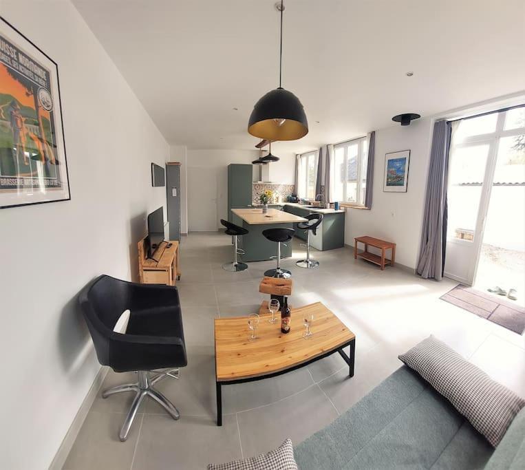 L'Aigrette Moderne, Ensoleille Et Bien Place Thury-Harcourt-le-Hom Εξωτερικό φωτογραφία